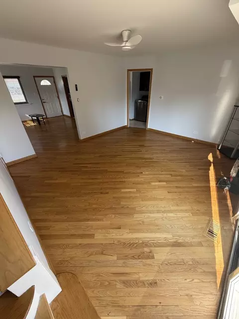 Living - 255 Dover Dr, Des Plaines, IL 60018 photo 3 of 4