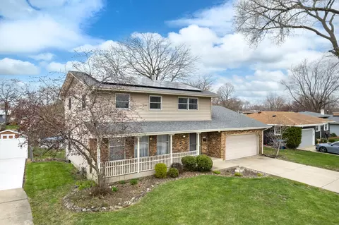 1100 Laurel Dr, Aurora, IL 60506 photo 2