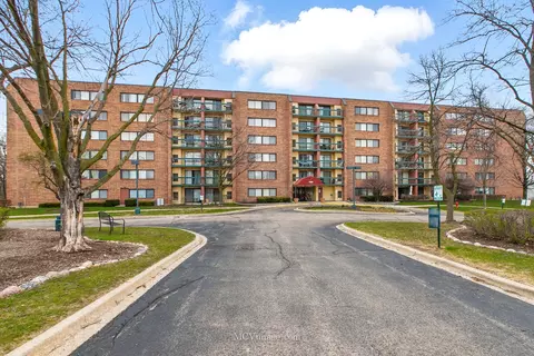 1800 Huntington Blvd #AE101, Hoffman Estates, IL 60169