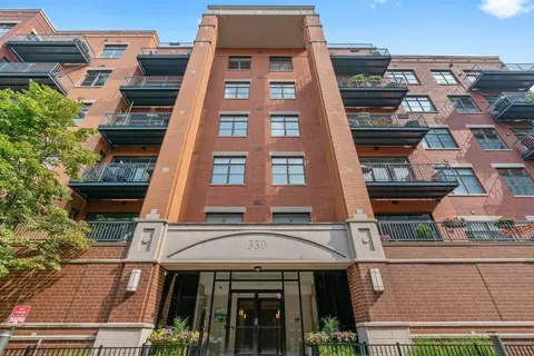 330 N Clinton St #403, Chicago, IL 60661