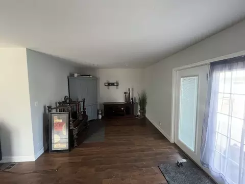 Living - 7500 W 58th Pl, Summit, IL 60501 photo 2 of 2