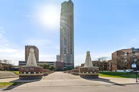 3660 N Lake Shore Dr #711, Chicago, IL 60613