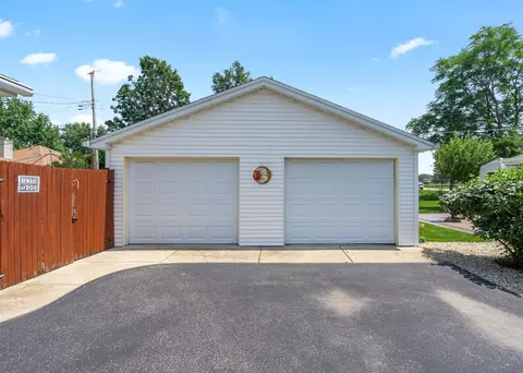 824 Read St, Lockport, IL 60441 photo 2