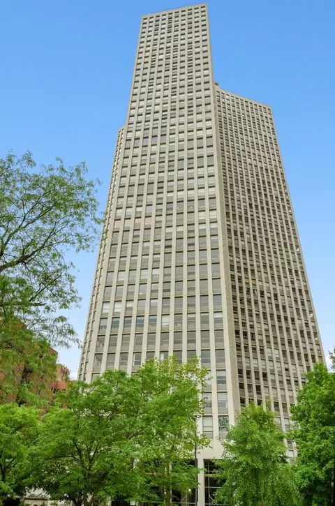 2626 N Lakeview St #2910, Chicago, IL 60614