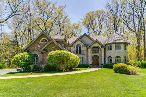 14705 W Mayland Villa Rd, Lincolnshire, IL 60069