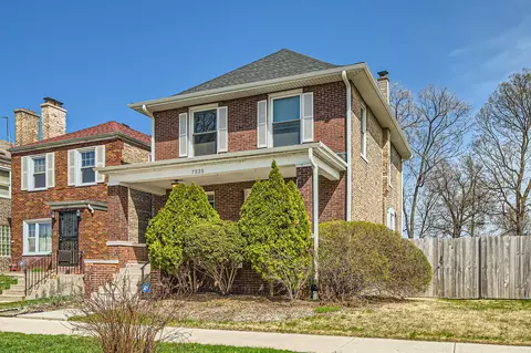 7525 S Crandon Ave, Chicago, IL 60649