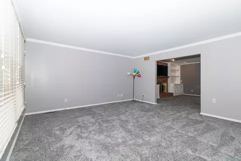 7 Kenfield Cir, Bloomington, IL 61704 photo 3