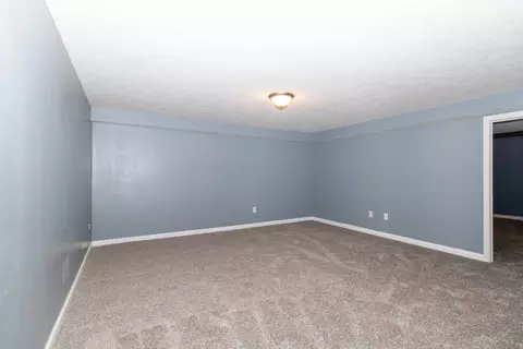 7 Kenfield Cir, Bloomington, IL 61704 photo 41