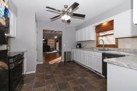 7 Kenfield Cir, Bloomington, IL 61704 photo 22