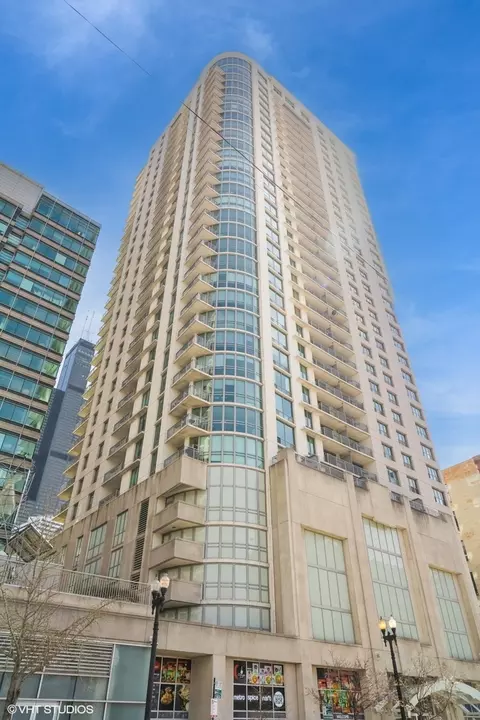125 S Jefferson St #1103, Chicago, IL 60661