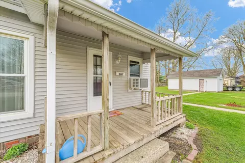 Exterior - 207 E Madison St, Homer, IL 61849 photo 3 of 8