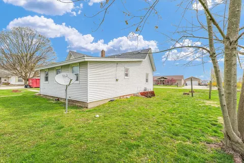 Exterior - 207 E Madison St, Homer, IL 61849 photo 6 of 8