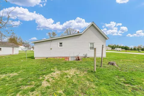 Exterior - 207 E Madison St, Homer, IL 61849 photo 7 of 8