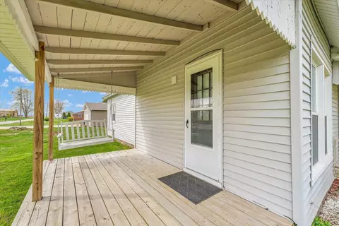 Exterior - 207 E Madison St, Homer, IL 61849 photo 4 of 8