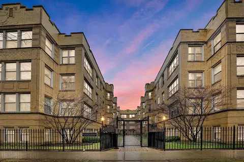 5454 S Cornell Ave #3W, Chicago, IL 60615