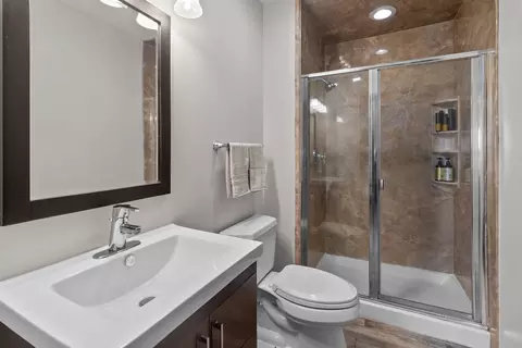 Bath - 12520 Greensview Cir, Roscoe, IL 61073 photo 1 of 3