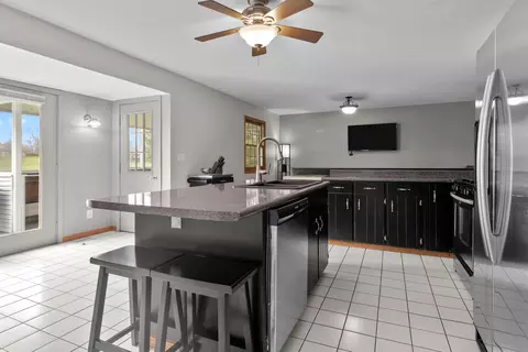 Kitchen - 12520 Greensview Cir, Roscoe, IL 61073 photo 4 of 4