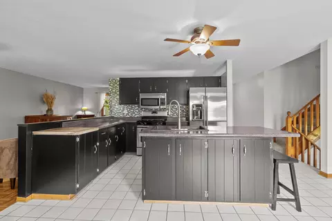 Kitchen - 12520 Greensview Cir, Roscoe, IL 61073 photo 3 of 4
