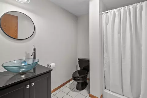 Bath - 12520 Greensview Cir, Roscoe, IL 61073 photo 3 of 3