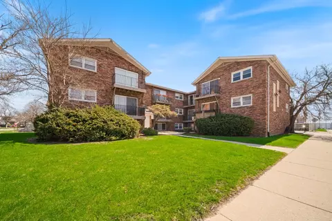 4545 S Prescott Ave #101, Lyons, IL 60534