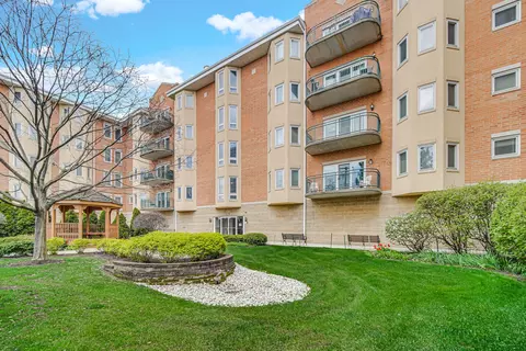 100 W Roosevelt Ave #510, Bensenville, IL 60106