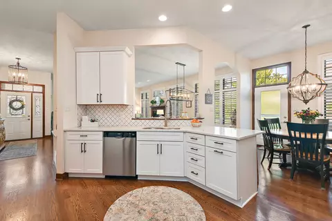 Kitchen - 21809 Tower Bridge Dr, Mokena, IL 60448 photo 2 of 3