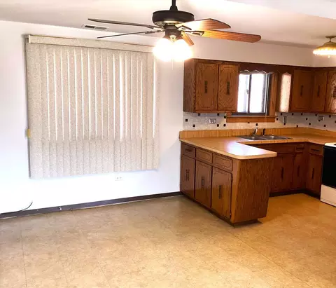 Kitchen - 6019 S Archer Ave #2S, Chicago, IL 60638 photo 1 of 4