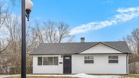1611 Williamsburg Dr, Champaign, IL 61821