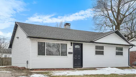 Exterior - 1611 Williamsburg Dr, Champaign, IL 61821 photo 2 of 4