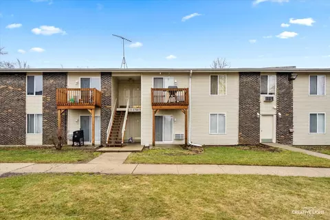 2700 Light Rd #104, Oswego, IL 60543