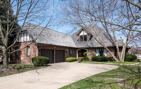 701 Kenmare Dr, Burr Ridge, IL 60527 photo 2