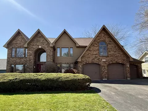 2060 Carolyn Rd, Aurora, IL 60506