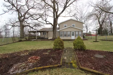 Exterior - 10215 Main St, Hebron, IL 60034 photo 2 of 5