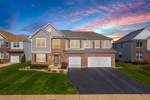 1932 Primrose Ct, Bartlett, IL 60103