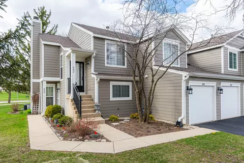 402 Drake Cir, Schaumburg, IL 60193