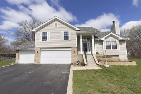 5512 Downing Ct, Roscoe, IL 61073