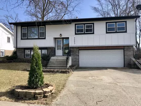 9003 Barberry Ln, Hickory Hills, IL 60457
