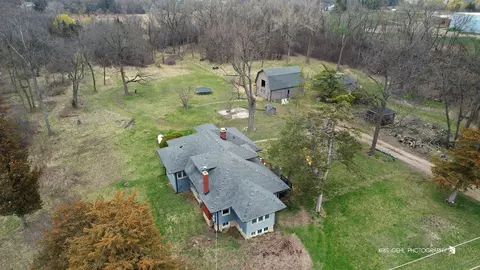 22200 W Grass Lake Rd, Antioch, IL 60002