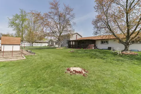 Exterior - 34 Pembrook Cir, Bloomington, IL 61704 photo 7 of 10