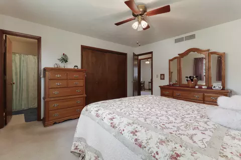 Bedroom - 34 Pembrook Cir, Bloomington, IL 61704 photo 2 of 5