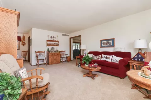 Living - 34 Pembrook Cir, Bloomington, IL 61704 photo 1 of 4