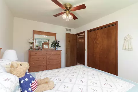 Bedroom - 34 Pembrook Cir, Bloomington, IL 61704 photo 3 of 5