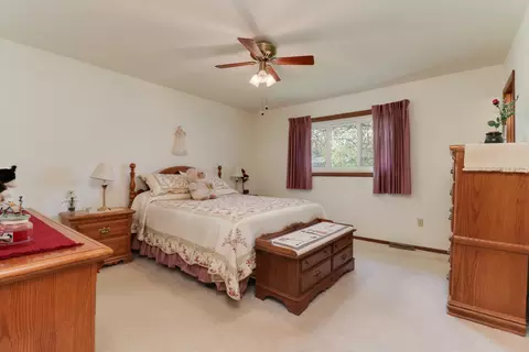 Bedroom - 34 Pembrook Cir, Bloomington, IL 61704 photo 1 of 5
