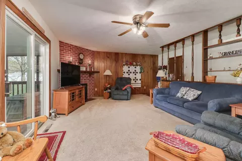 Living - 34 Pembrook Cir, Bloomington, IL 61704 photo 3 of 4