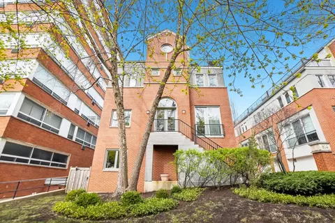 814 Hinman Ave #1, Evanston, IL 60202