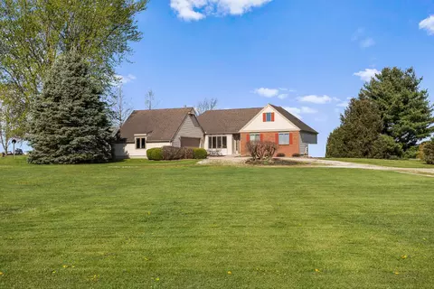 2475 County Road 700 E Rd, Dewey, IL 61840