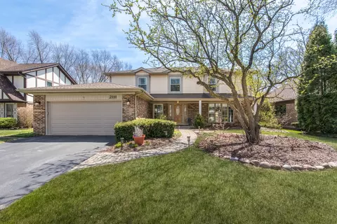 2111 N Brighton Pl, Arlington Heights, IL 60004