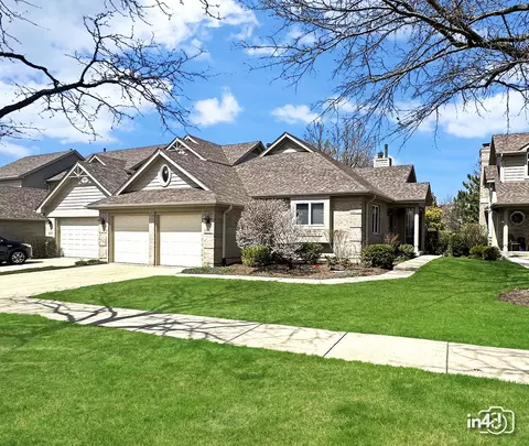 2232 Durand Dr, Downers Grove, IL 60515