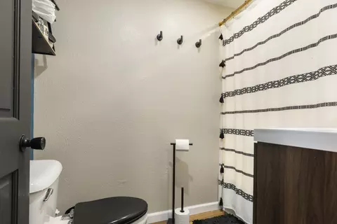 Bath - 211 Washington St, Pecatonica, IL 61063 photo 1 of 1
