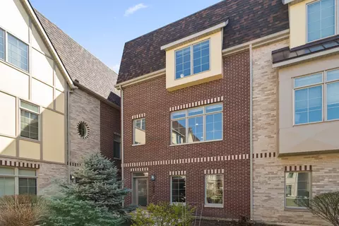 1020 Cedar Ct, Oak Park, IL 60302